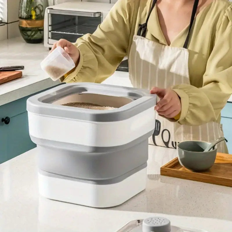 Food Storage Container Collapsible Dog Food Container with Sealing Lid, Suitable for Dry Food for Dogs, Cats Other Pet Foods